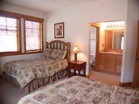Deluxe Vacation Rentals - Bed 3 2 Queens 