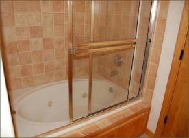 Deer Valley Lodging - Foxglove master bath