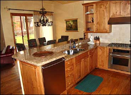 Beever Creek Vacation Home - Gourmet Kitchen