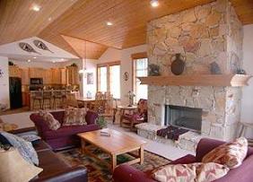 Deluxe Vacation Rentals-Great Room
