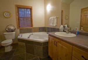 Pakr City Vacation Property - Bathroom