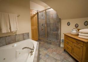 Park city Vacation Property - Upstairs Bath