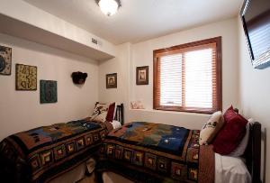Park City Vacation Rentals - 4th Bedroom with 2 Twin Beds